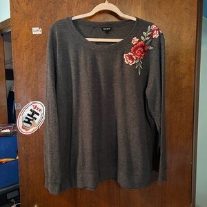 GREY ROSE PATCH HACCI SWEATSHIRT -Size 1x
